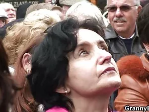 おじいちゃんの最初の三人組の乱交。 女  ...