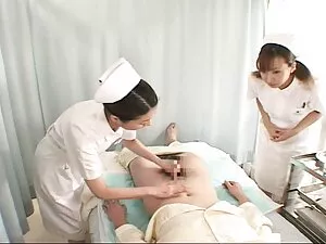 おじいちゃんは若い最愛の人を性交する。  ...