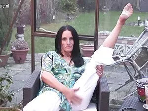 ビデオ 女性 アダルト ビデオ 無料