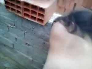 従順な翡翠は熱いろうそくワックスを取得し ...