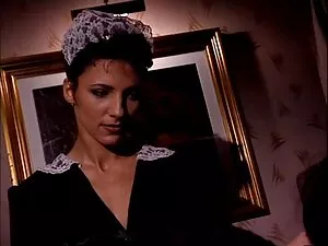 セクシーなブルネットの温暖化 女性 が  ...