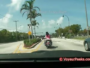 セクシーピースバンドモデルのランジェリー ...