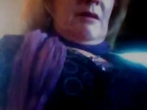 セクシーで官能的な赤毛は、ハードclit ...