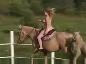 彼の大きなハードコックで自慰行為ハンサム ...