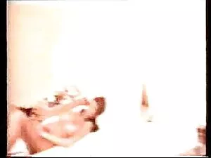 アンディはそんなに自慰行為を黒いカラスで ...