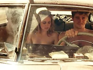 かわいい女の子が彼女の猫に浸透 アダルト ...