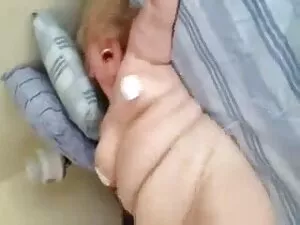 Creampieのための神経金髪 アダル ...