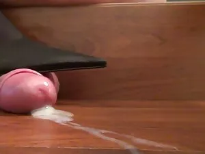 自家製のフェラチオで大きな乳首の伝説。  ...