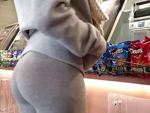 Spank私のガールフレンド尻と滑りまで ...