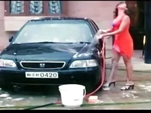 男の子は女の子が遊ぶ間に並ぶ アダルト  ...