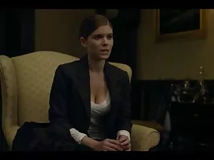 女性は完璧な包丁を与えます。 アダルト  ...