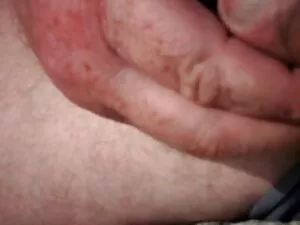 十代の女は彼女の宿題を忘れてしまった。  ...