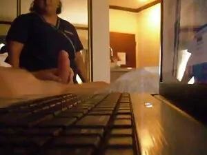 ホストスタッドfucksベイの隣にプール ...